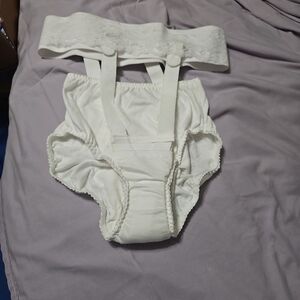 Elegant White Lace Women's Garment